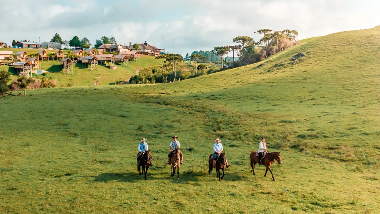 Passeio-cavalo-parador-cambaradosul-casahoteis-4