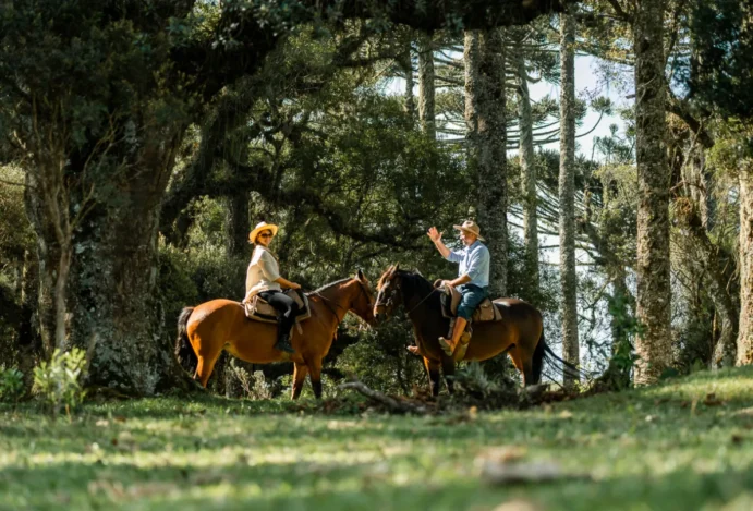 passeio-a-cavalo-cavalgada