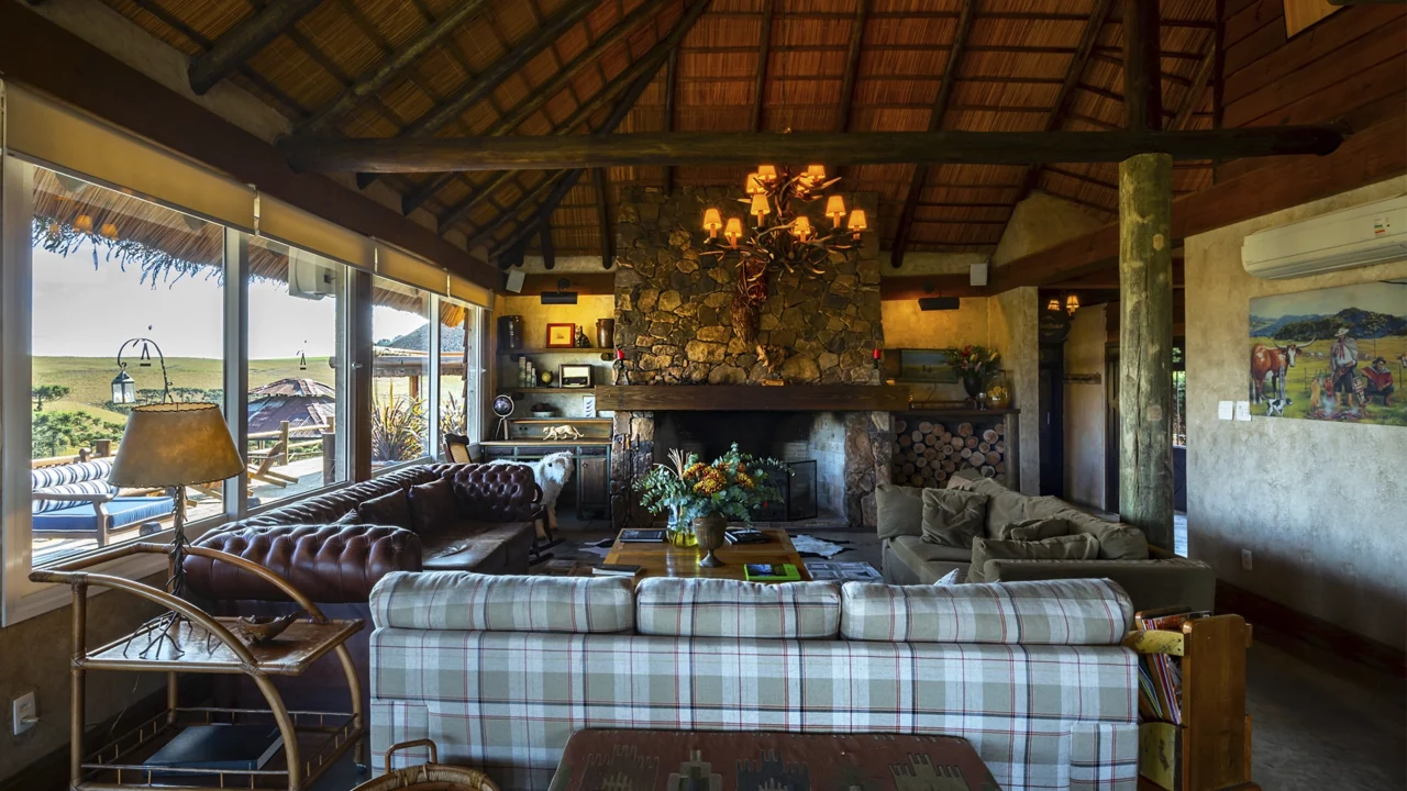 Parador-cambara-casahoteis-hero-desk-2